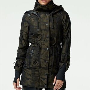 Blanc Noir Women XS Olive Green Camo Print Outdoor Longline Hooded Anorak Jacket